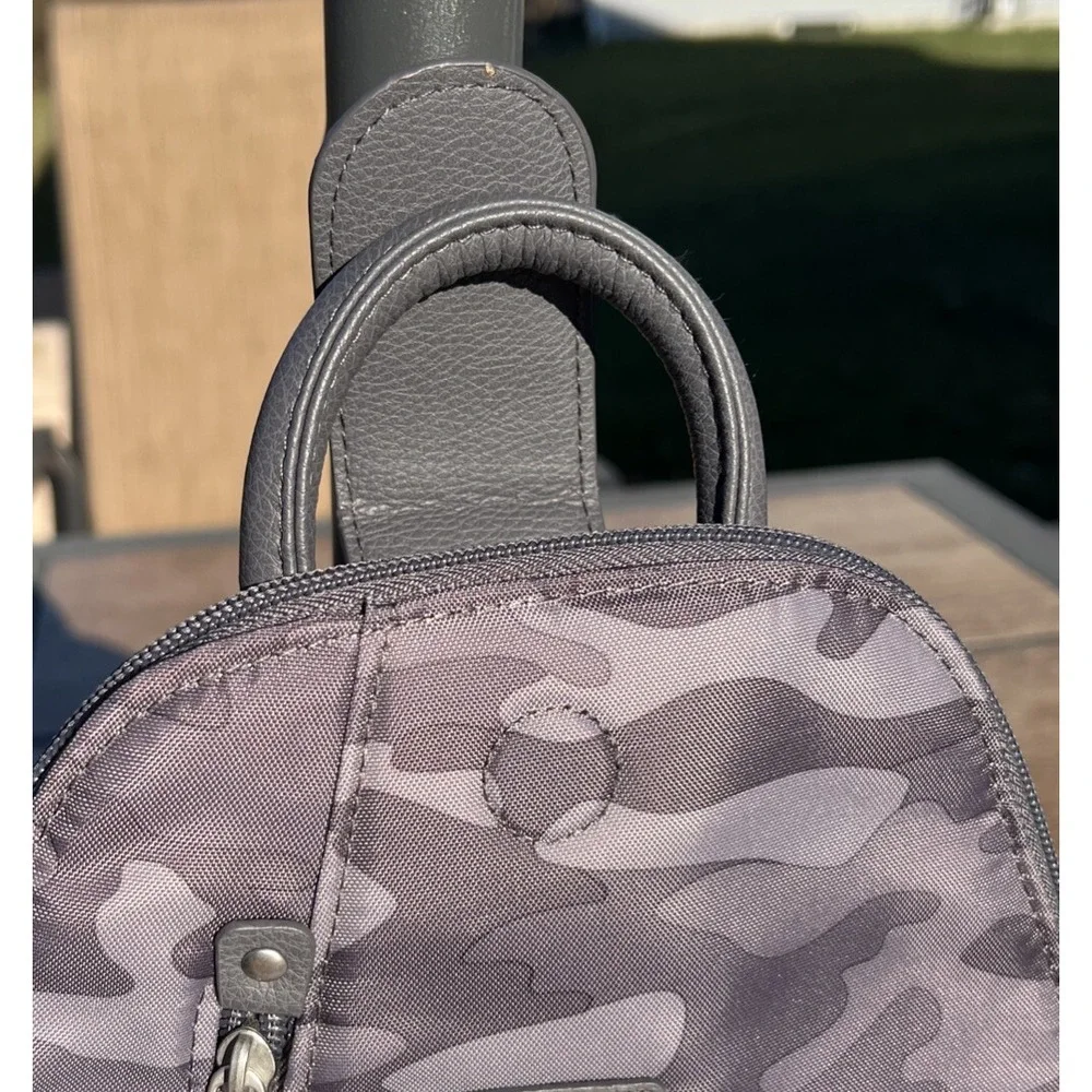 Baggallini Bags Gray Camouflage Nylon MM Metro Sling Backpack NWOT‎